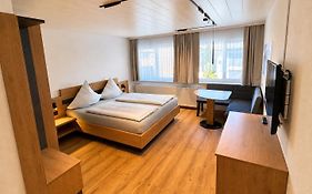 Gaestehaus Jedinger - Easy Lake Access By Tram